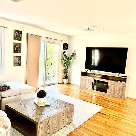 Stylish Evergreen Apartment By Newark Airport Exterior photo