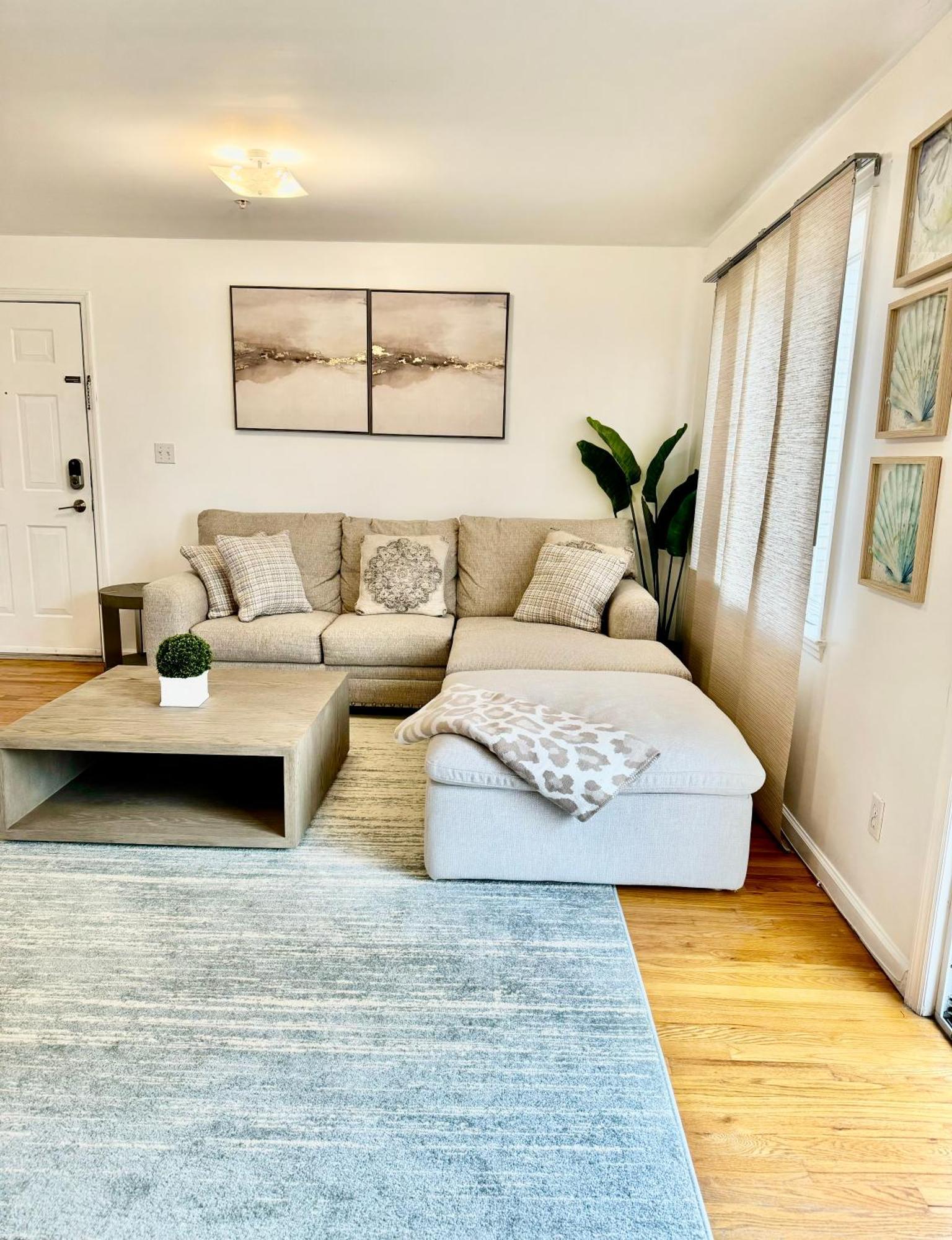 Stylish Evergreen Apartment By Newark Airport Exterior photo