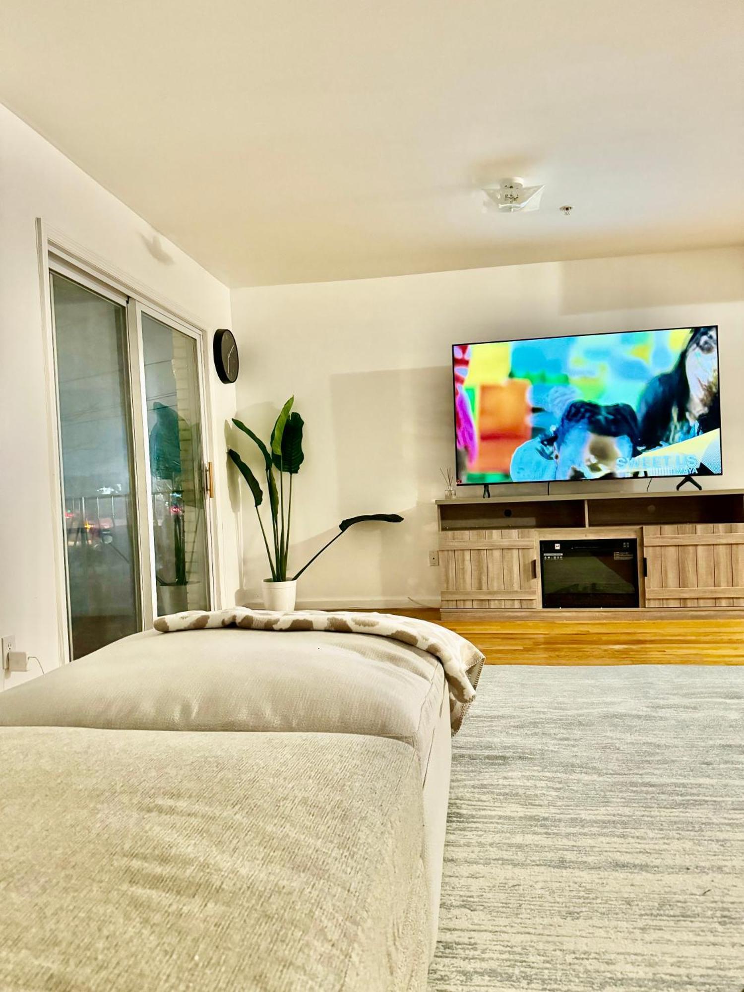 Stylish Evergreen Apartment By Newark Airport Exterior photo