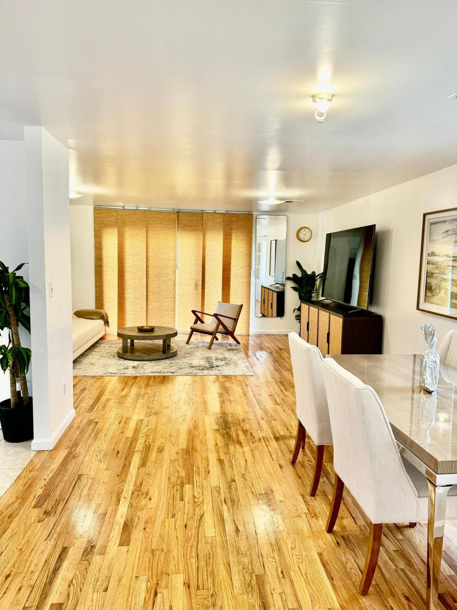 Stylish Evergreen Apartment By Newark Airport Exterior photo