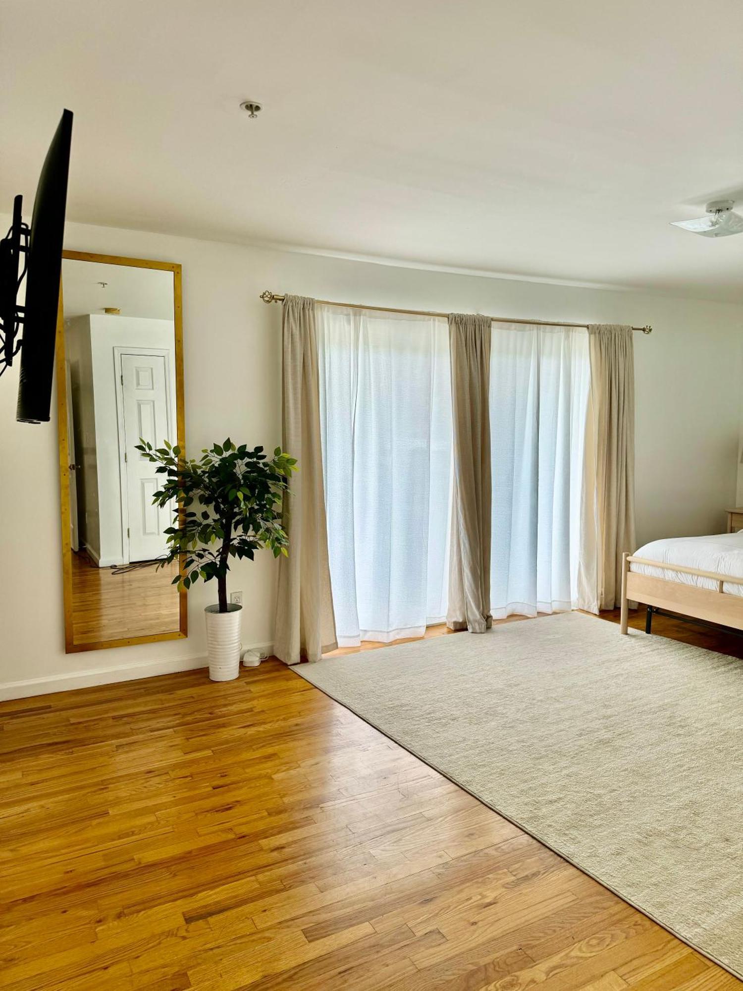 Stylish Evergreen Apartment By Newark Airport Exterior photo