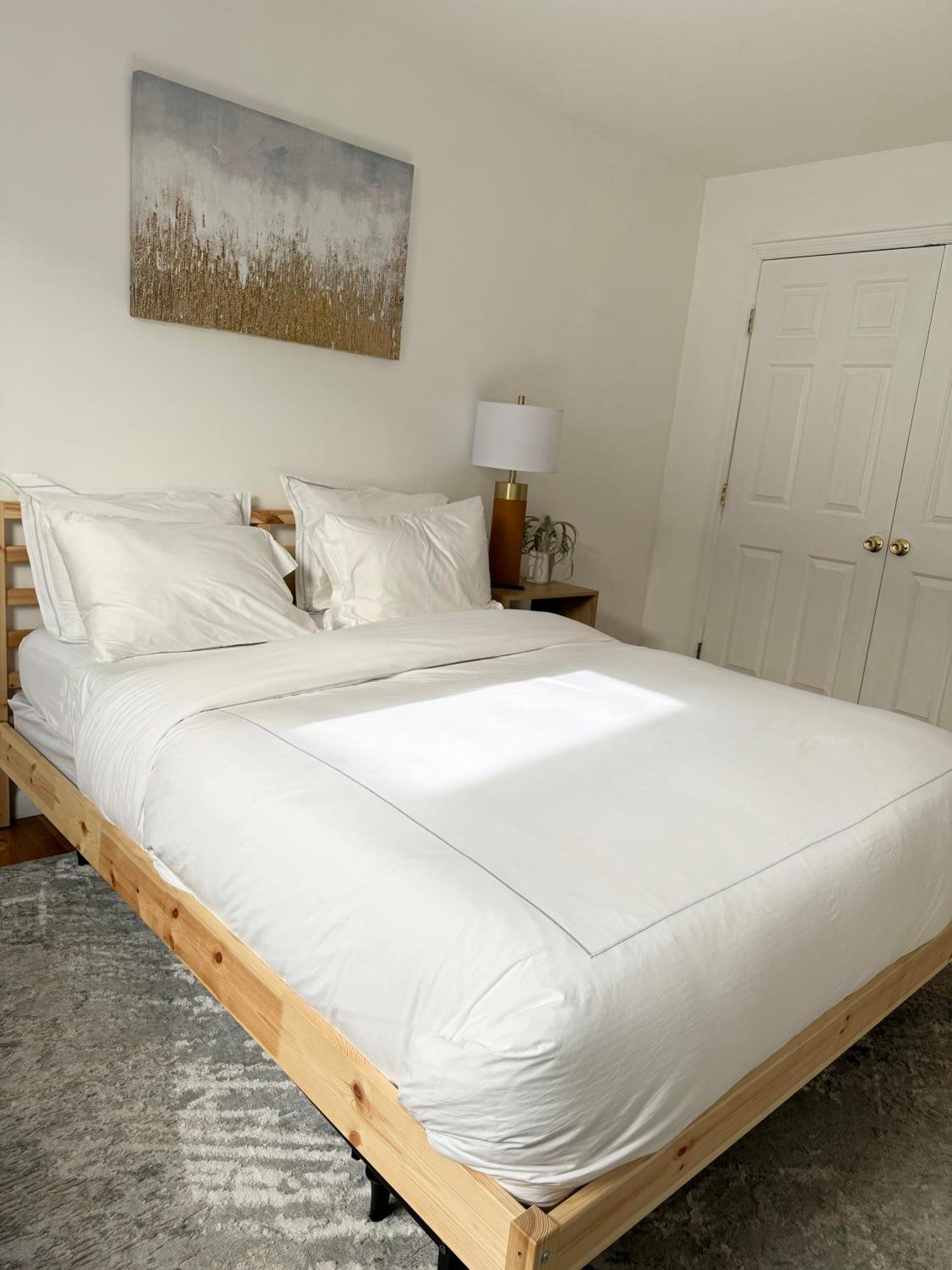 Stylish Evergreen Apartment By Newark Airport Exterior photo